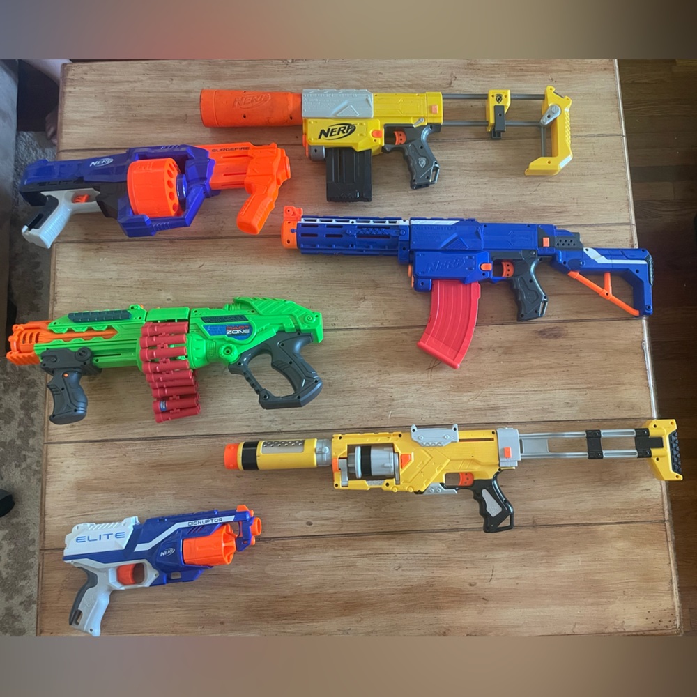 Set of (6) Nerf dart guns, plus darts
